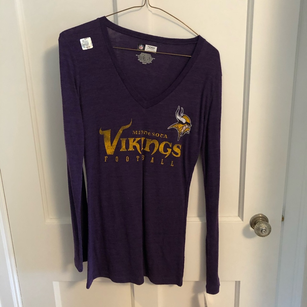 NWT- purple Vikings football long sleeve v neck tee shirt